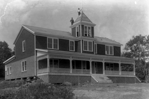Construction of Kedge Lodge (historical photo)